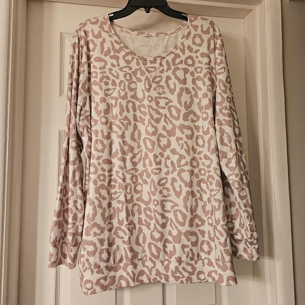 Leopard Top